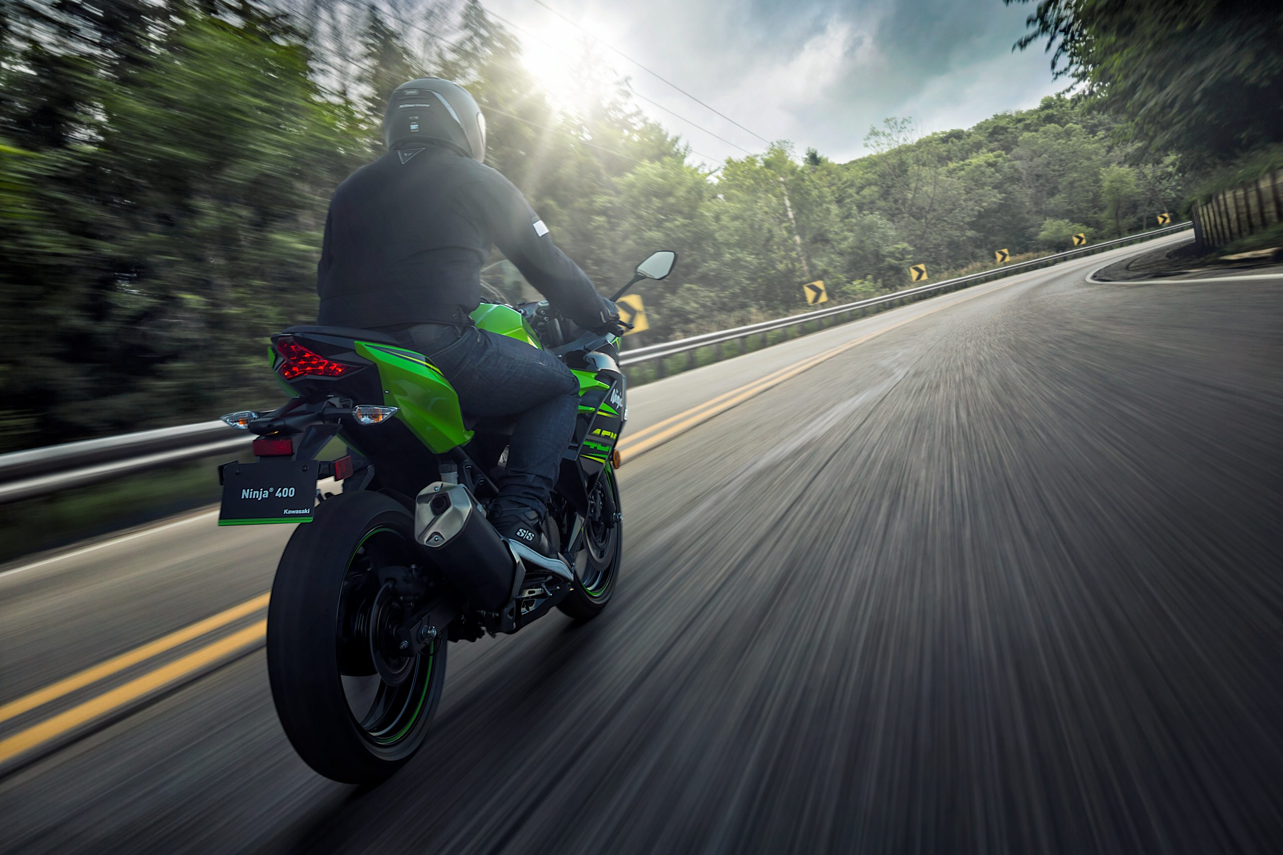 Ninja 400 – Action Images (12)