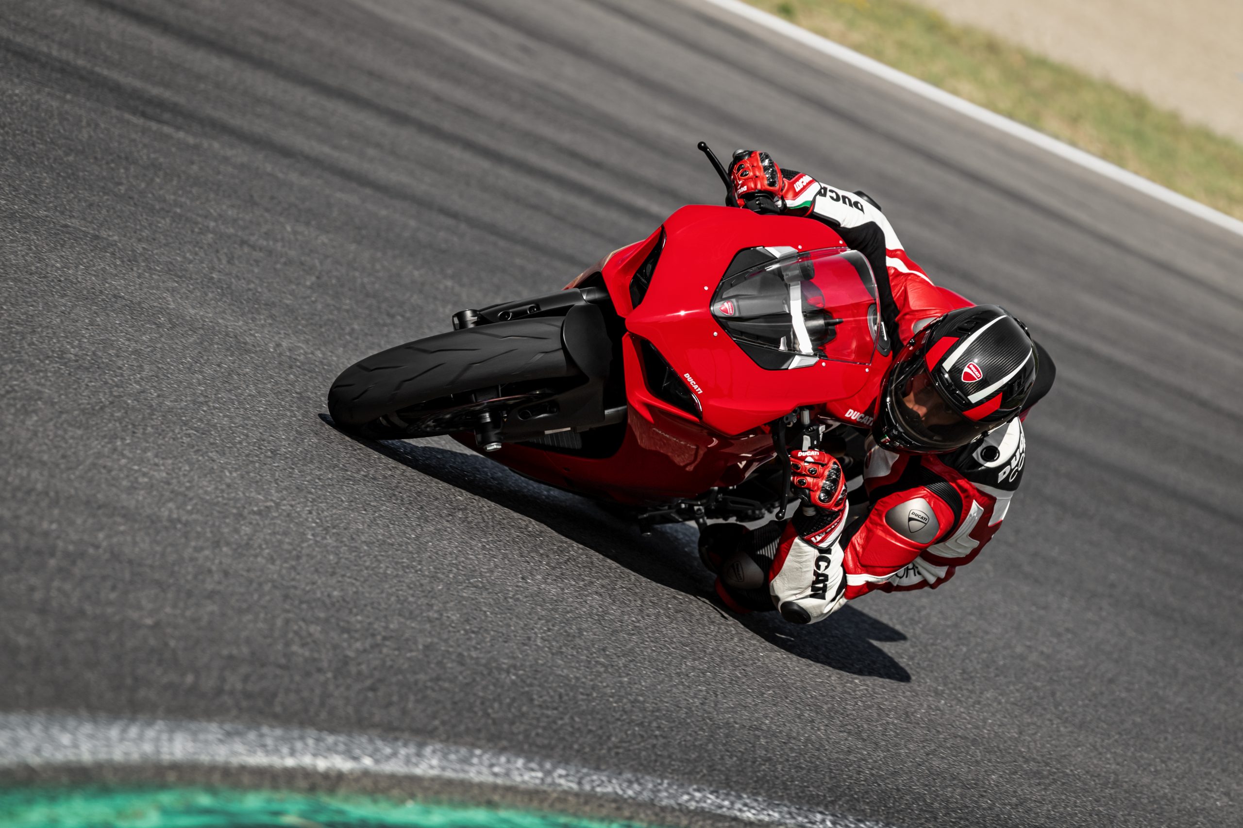 DUCATI_PANIGALE V2_AMBIENCE_15_UC101503_High