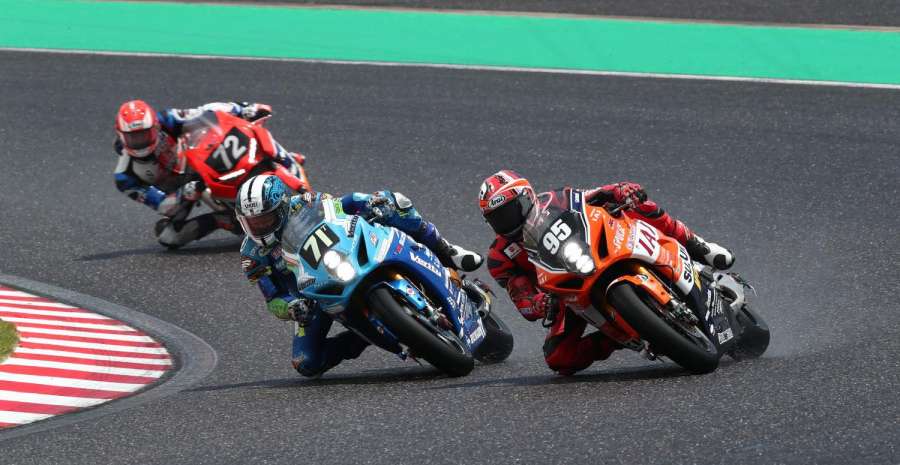 3 bikes racing in Suzuka 8 hours credit official fb