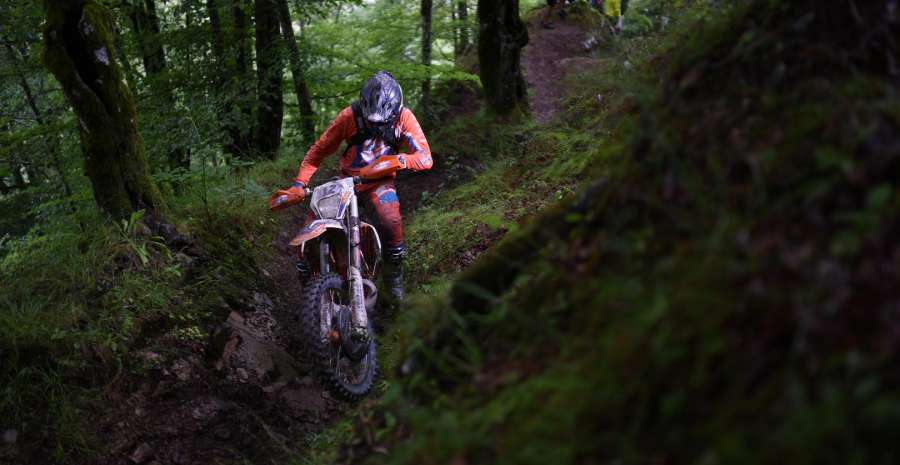 Downhill credit official Red Bull Romaniacs facebook page