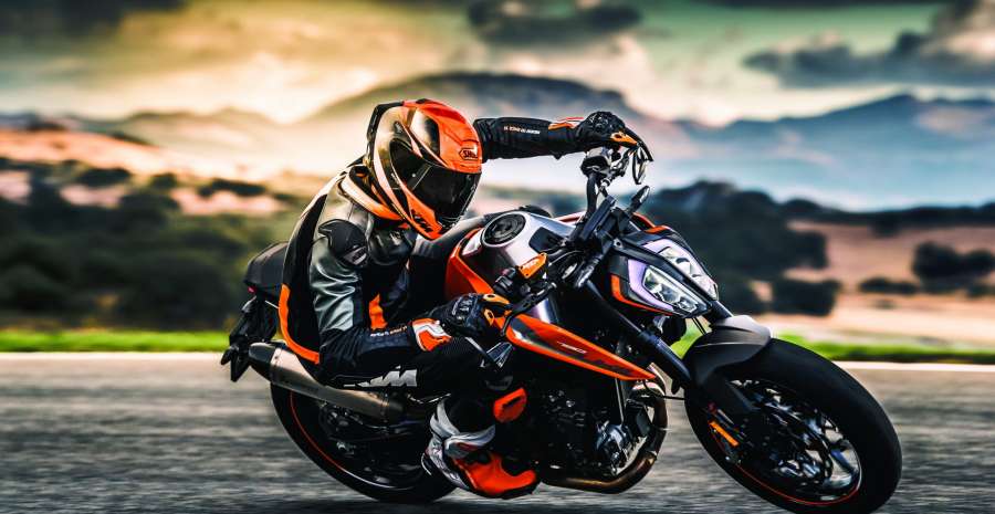 KTM 790 DUKE 2018_Action 03