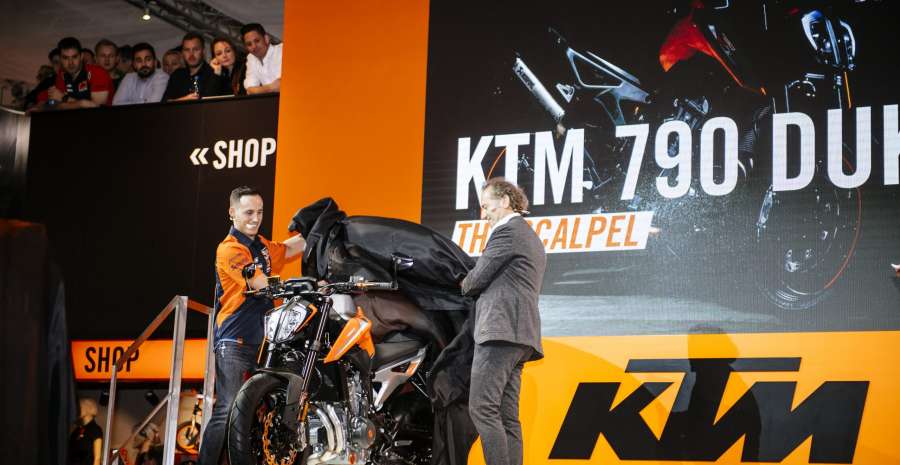 KTM 790 DUKE_Espargaro_Trunkenpolz_EICMA