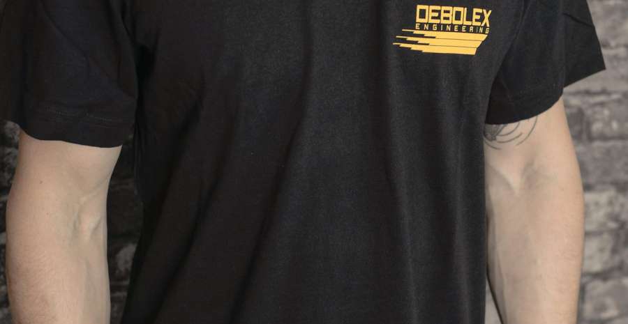 deBolex tee yellow logo