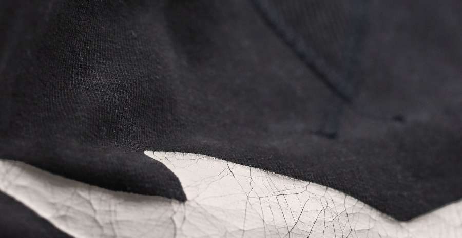 mens_bolt_sweat_black_detail_01