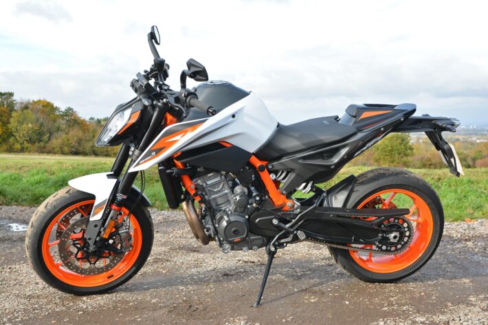 First Ride: KTM Duke 890 R