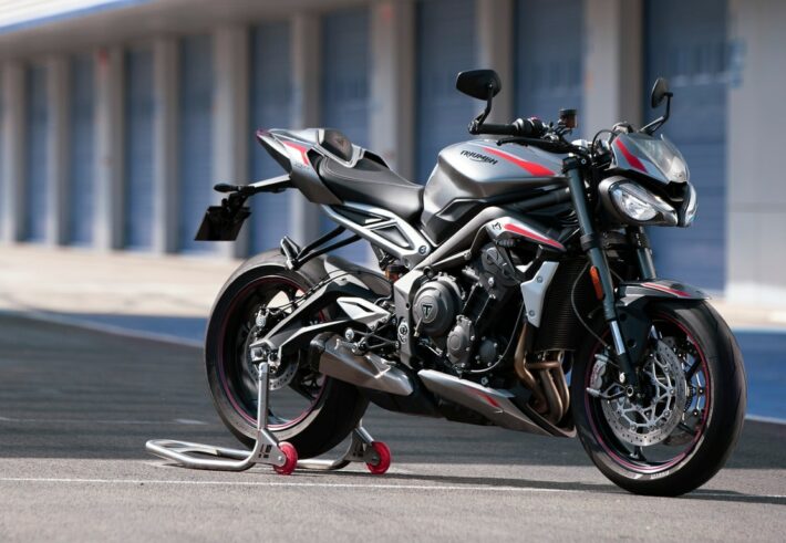 Street Triple R