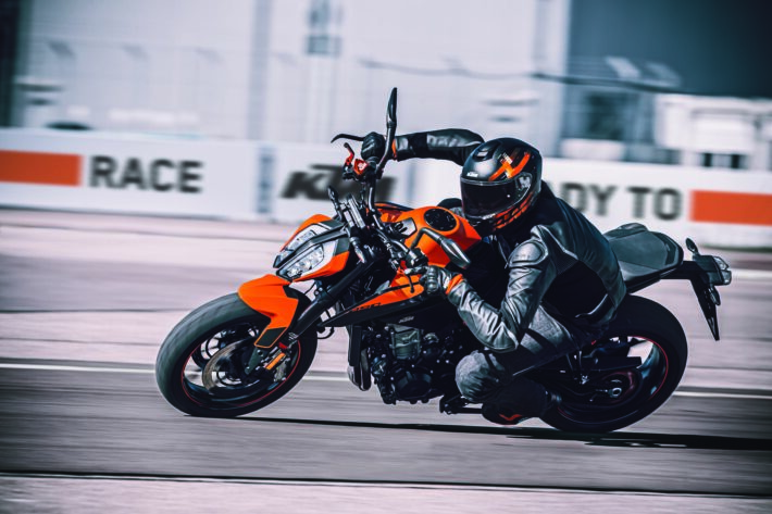 KTM Duke 890