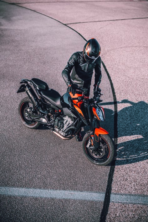 KTM Duke 890