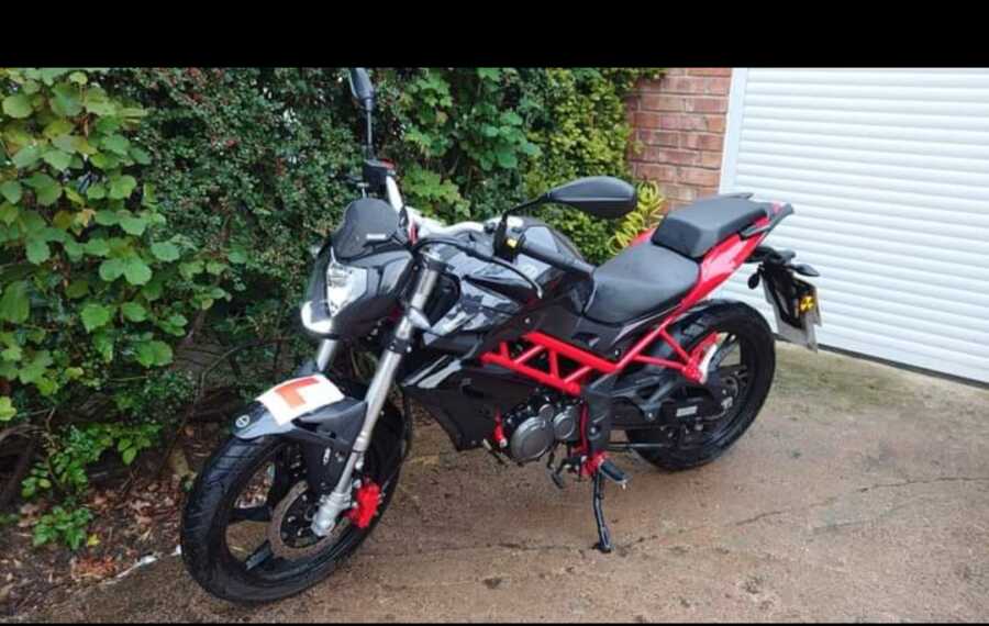 Benelli on sale 125 price