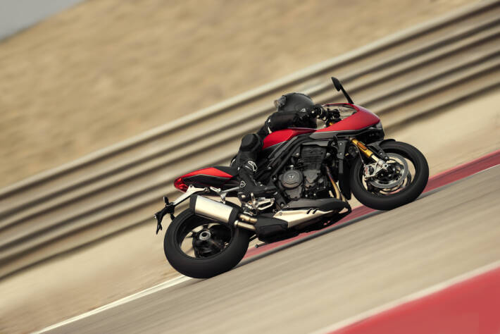 2022 Triumph Speed Triple 1200 RR