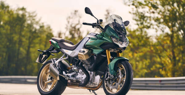 First Look: 2022 Moto Guzzi V100 Mandello