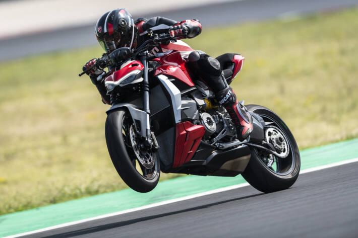 2022 Ducati Streetfighter V2