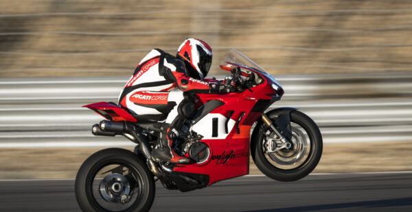 First Look: 2023 Ducati Panigale V4 R
