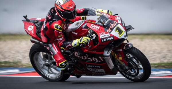 WSB 23: Bautista maintains control