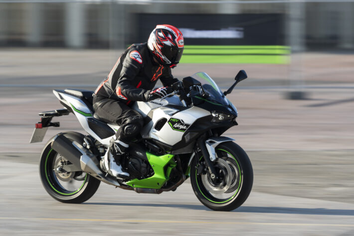 2024 Kawasaki Ninja 7 Hybrid