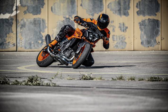 2024 KTM Duke 990