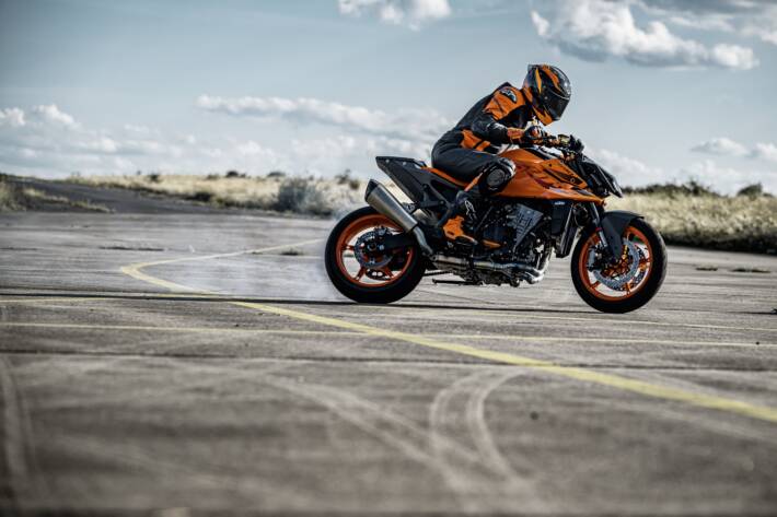 2024 KTM Duke 990