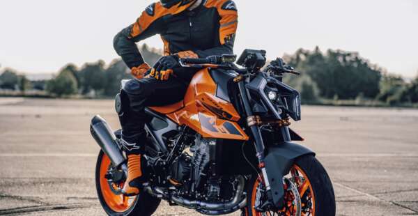 2024 KTM Duke 990
