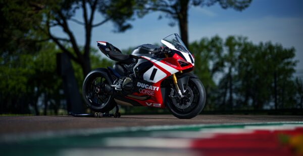 2024 Ducati Panigale V2 Superquadro Final Edition