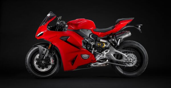 2025 Ducati Panigale V2 and Streetfighter V2