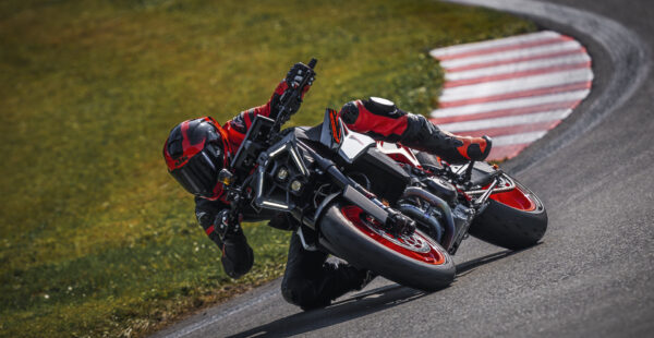 First Look: 2025 KTM 990 Duke R