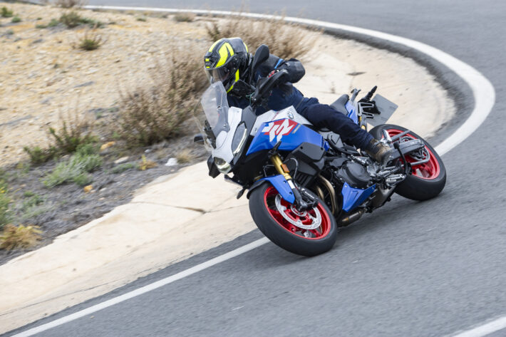 2025 BMW F900 XR