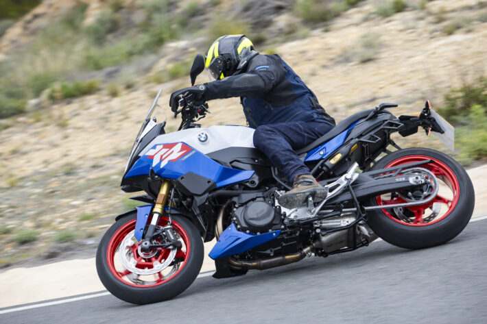 2025 BMW F900 XR