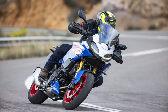 2025 BMW F900 XR