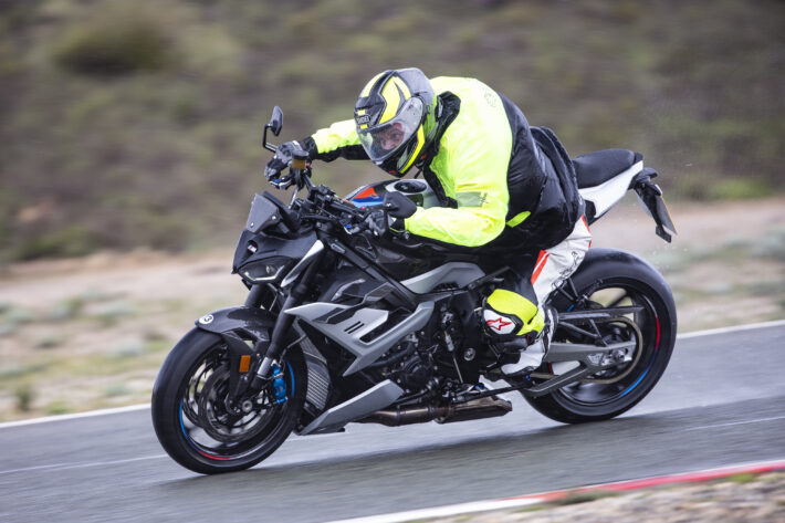 2025 BMW M1000 R