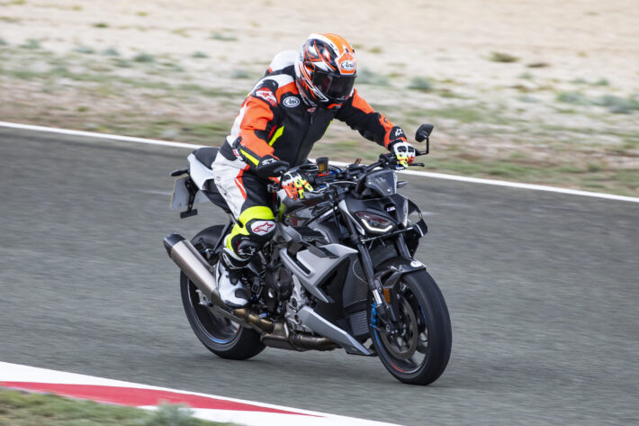 2025 BMW M1000 R
