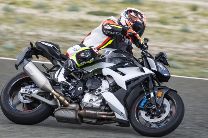 2025 BMW M1000 R