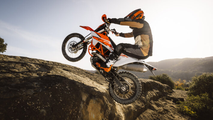 2026 KTM 690 SMC R & 690 ENDURO R-20