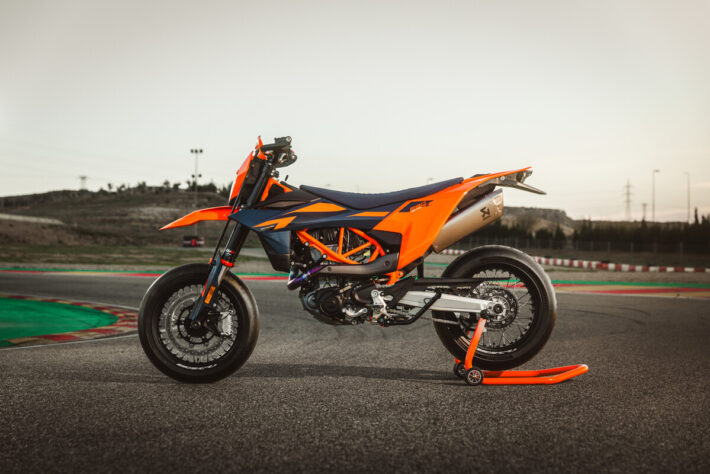 2026 KTM 690 SMC R & 690 ENDURO R-20
