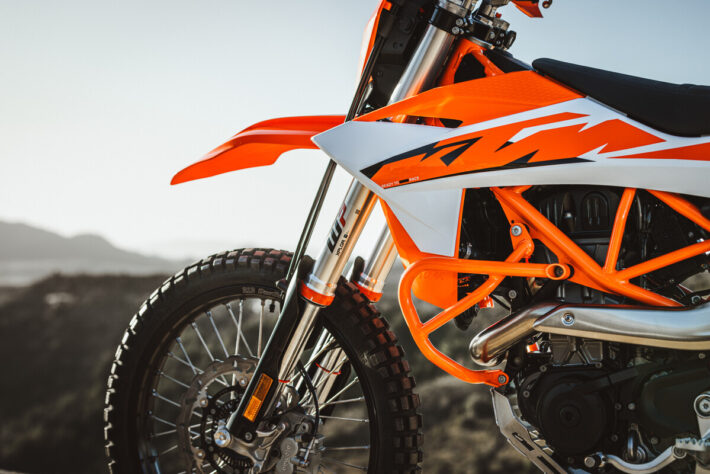 2026 KTM 690 SMC R & 690 ENDURO R-20