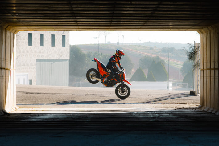 2026 KTM 690 SMC R & 690 ENDURO R-20