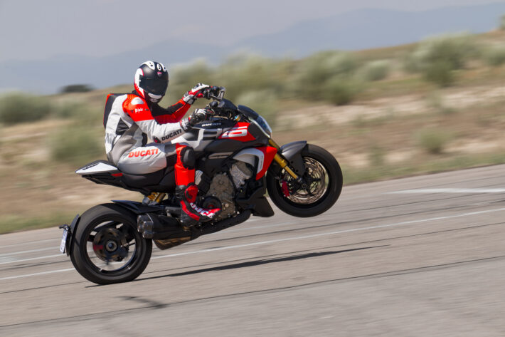 2026 Ducati Diavel V4 RS