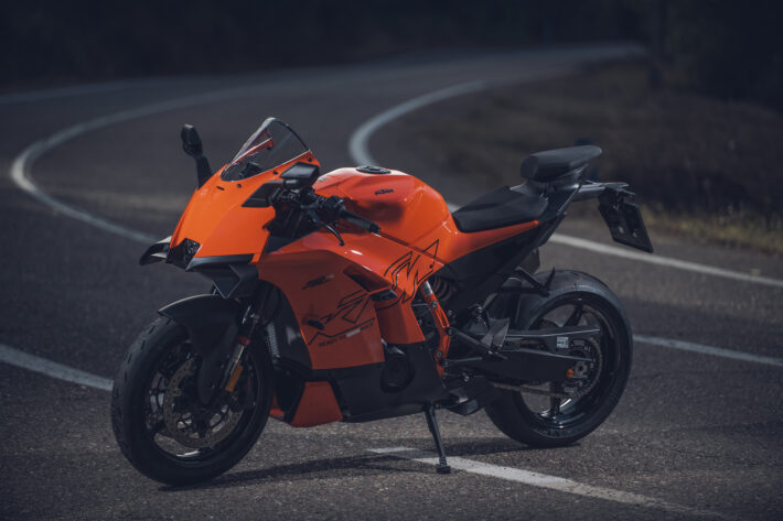 2026 KTM 990 RC R 