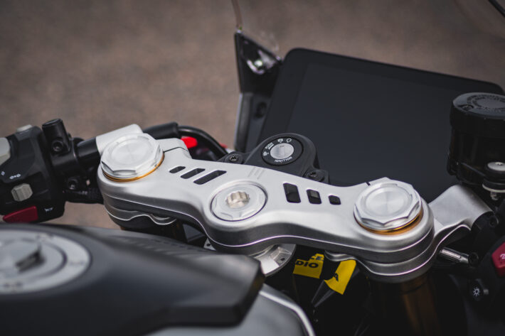 2026 QJMotor SRK421 RR