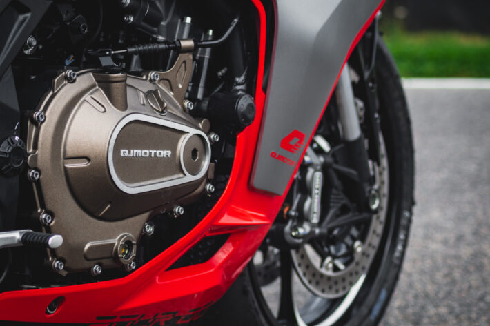 2026 QJMotor SRK421 RR