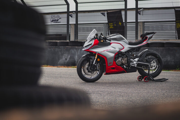 2026 QJMotor SRK421 RR