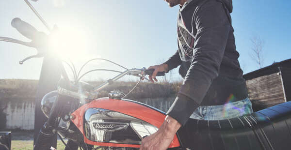 Summer motorcycle riding safety tips