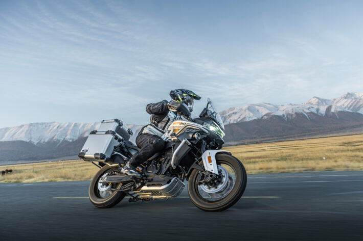 CFMoto 800MT-ES