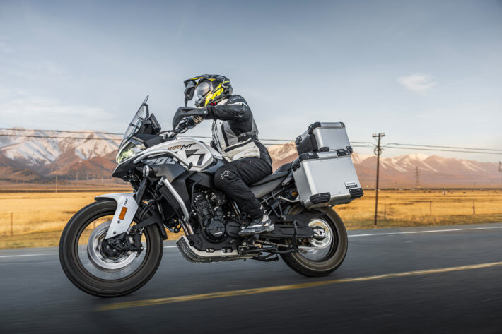 CFMoto 800MT-ES